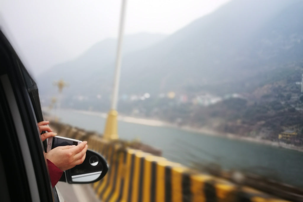 5 fun travel games to keep your little ones entertained, and your journey stress-free!